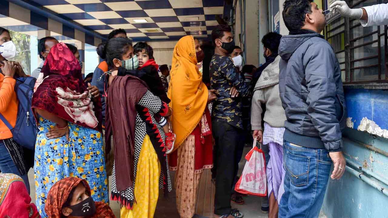 Coronavirus Cases in India: ದೇಶದಲ್ಲಿಂದು 3.47 ಲಕ್ಷಕ್ಕಿಂತಲೂ ಹೆಚ್ಚು ಕೊವಿಡ್ ಪ್ರಕರಣ ಪತ್ತೆ, ಒಮಿಕ್ರಾನ್ ಪ್ರಕರಣಗಳು 9,692ಕ್ಕೆ ಏರಿಕೆ Coronavirus Cases in India: ದೇಶದಲ್ಲಿಂದು 3.47 ಲಕ್ಷಕ್ಕಿಂತಲೂ ಹೆಚ್ಚು ಕೊವಿಡ್ ಪ್ರಕರಣ ಪತ್ತೆ, ಒಮಿಕ್ರಾನ್ ಪ್ರಕರಣಗಳು 9,692ಕ್ಕೆ ಏರಿಕೆ