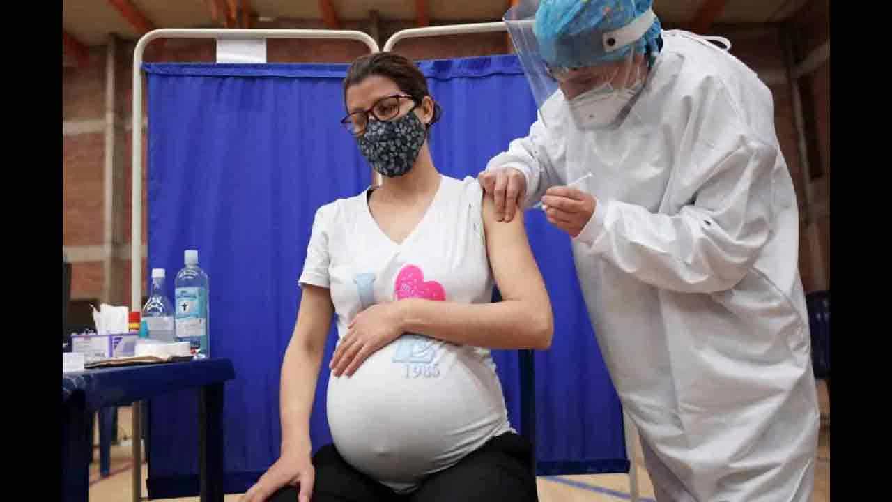 Coronavirus and Pregnancy: ರಕ್ತ ಹೆಪ್ಪುಕಟ್ಟುವ ಸಮಸ್ಯೆಯಿರುವ ಗರ್ಭಿಣಿಗೂ ಲಸಿಕೆ ಸುರಕ್ಷಿತ: ಸ್ತ್ರೀರೋಗ ತಜ್ಞರ ಸಲಹೆ Coronavirus and Pregnancy: ರಕ್ತ ಹೆಪ್ಪುಕಟ್ಟುವ ಸಮಸ್ಯೆಯಿರುವ ಗರ್ಭಿಣಿಗೂ ಲಸಿಕೆ ಸುರಕ್ಷಿತ: ಸ್ತ್ರೀರೋಗ ತಜ್ಞರ ಸಲಹೆ