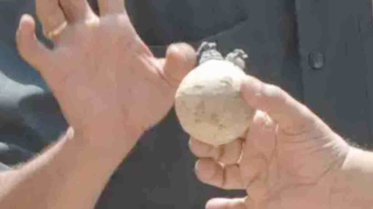 ಚೆಂಡು ಎಂದು ಭಾವಿಸಿ ಕಚ್ಚಾ ಬಾಂಬ್​ ಹಾರಿಸಿ ಆಟವಾಡಿದ ಮಕ್ಕಳು; ಸ್ಫೋಟಗೊಂಡು ಮೂರು ಮಕ್ಕಳಿಗೆ ಗಂಭೀರ ಗಾಯ