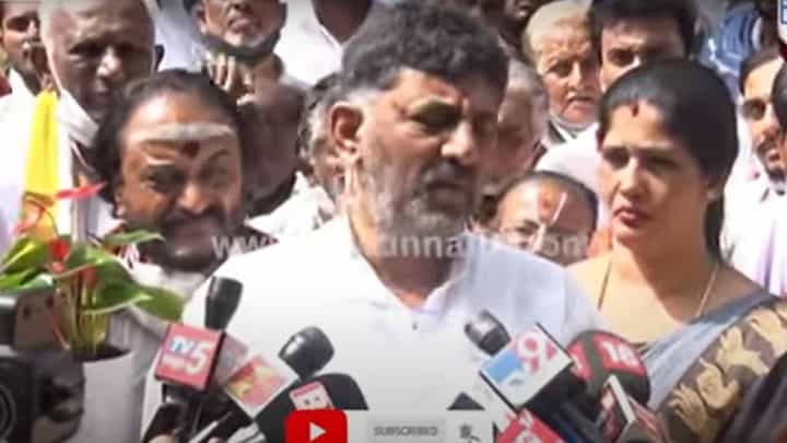 ಹಿಂದೆ ಜೋಡೆತ್ತುಗಳೆಂದು ಬಿಂಬಿಸಿಕೊಂಡಿದ್ದ ಕುಮಾರಸ್ವಾಮಿ ಮತ್ತು ಶಿವಕುಮಾರ ಈಗ ಪರಸ್ಪರ ತಿವಿದಾಡುತ್ತಿದ್ದಾರೆ ಹಿಂದೆ ಜೋಡೆತ್ತುಗಳೆಂದು ಬಿಂಬಿಸಿಕೊಂಡಿದ್ದ ಕುಮಾರಸ್ವಾಮಿ ಮತ್ತು ಶಿವಕುಮಾರ ಈಗ ಪರಸ್ಪರ ತಿವಿದಾಡುತ್ತಿದ್ದಾರೆ