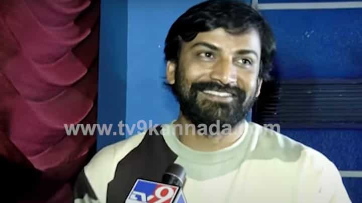 ‘ಹಾಗಾಗಿದ್ದರೆ ಹೆಲಿಕಾಪ್ಟರ್ನಲ್ಲಿ ಬಂದು ಎಲ್ಲರಿಗೂ ಥ್ಯಾಂಕ್ಸ್ ಹೇಳುತ್ತಿದ್ದೆ’; ಧನಂಜಯ ‘ಹಾಗಾಗಿದ್ದರೆ ಹೆಲಿಕಾಪ್ಟರ್ನಲ್ಲಿ ಬಂದು ಎಲ್ಲರಿಗೂ ಥ್ಯಾಂಕ್ಸ್ ಹೇಳುತ್ತಿದ್ದೆ’; ಧನಂಜಯ