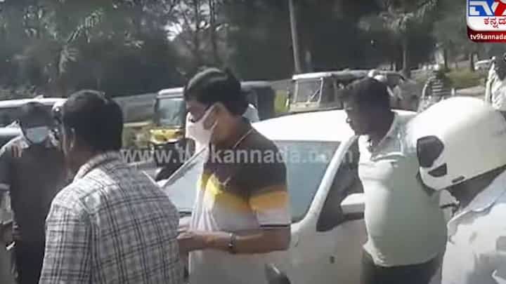 ವಂಚನೆ ಆರೋಪದಲ್ಲಿ ತಲೆಮರೆಸಿಕೊಂಡಿದ್ದ ತಮಿಳುನಾಡು ಮಾಜಿ ಸಚಿವ ರಾಜೇಂದ್ರ ಬಾಲಾಜಿ ಹಾಸನದಲ್ಲಿ ಸೆರೆಸಿಕ್ಕರು! ವಂಚನೆ ಆರೋಪದಲ್ಲಿ ತಲೆಮರೆಸಿಕೊಂಡಿದ್ದ ತಮಿಳುನಾಡು ಮಾಜಿ ಸಚಿವ ರಾಜೇಂದ್ರ ಬಾಲಾಜಿ ಹಾಸನದಲ್ಲಿ ಸೆರೆಸಿಕ್ಕರು!