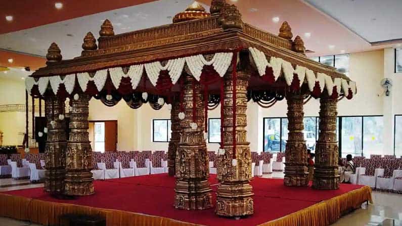 ರಾಜ್ಯ ಸರ್ಕಾರದ ವಿರುದ್ಧ ಕಲ್ಯಾಣ ಮಂಟಪ ಮಾಲೀಕರು ಗರಂ; 50% ಅವಕಾಶಕ್ಕೆ ಒತ್ತಡ ರಾಜ್ಯ ಸರ್ಕಾರದ ವಿರುದ್ಧ ಕಲ್ಯಾಣ ಮಂಟಪ ಮಾಲೀಕರು ಗರಂ; 50% ಅವಕಾಶಕ್ಕೆ ಒತ್ತಡ
