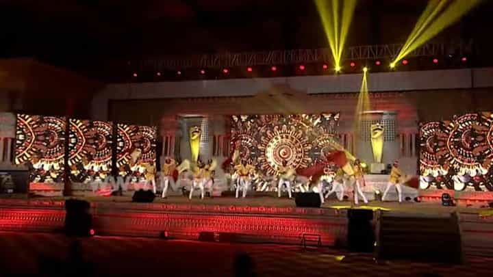 ನವ ನಕ್ಷತ್ರ ಸನ್ಮಾನ ವೇದಿಕೆಯಲ್ಲಿ ಕನ್ನಡ ಐಕ್ಯತೆ ಸಾರುವ ನೃತ್ಯ ಪ್ರದರ್ಶನ ನವ ನಕ್ಷತ್ರ ಸನ್ಮಾನ ವೇದಿಕೆಯಲ್ಲಿ ಕನ್ನಡ ಐಕ್ಯತೆ ಸಾರುವ ನೃತ್ಯ ಪ್ರದರ್ಶನ