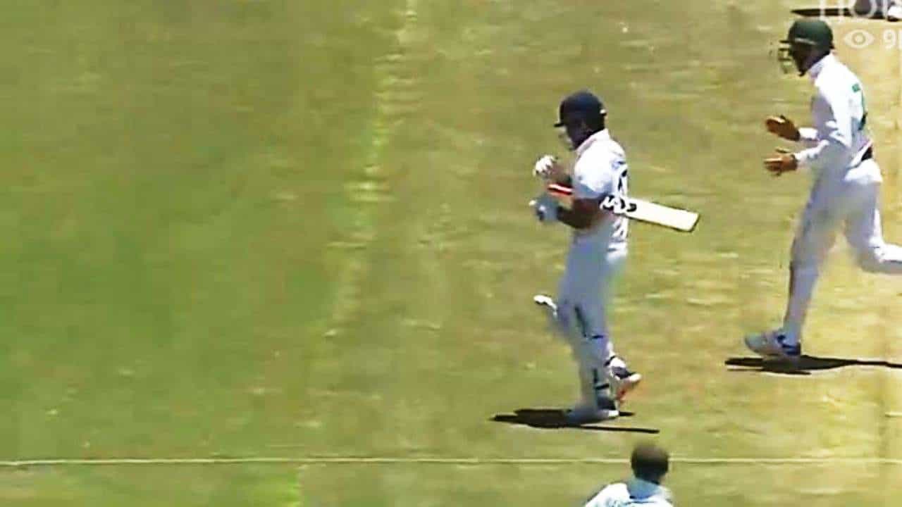 Rishabh pant: ಬೇಜವಾಬ್ದಾರಿ ಬ್ಯಾಟಿಂಗ್: ಪಂತ್ರನ್ನು ಕೆಣಕಿ ಔಟ್ ಮಾಡಿದ ದಕ್ಷಿಣ ಆಫ್ರಿಕಾ..! Rishabh pant: ಬೇಜವಾಬ್ದಾರಿ ಬ್ಯಾಟಿಂಗ್: ಪಂತ್ರನ್ನು ಕೆಣಕಿ ಔಟ್ ಮಾಡಿದ ದಕ್ಷಿಣ ಆಫ್ರಿಕಾ..!
