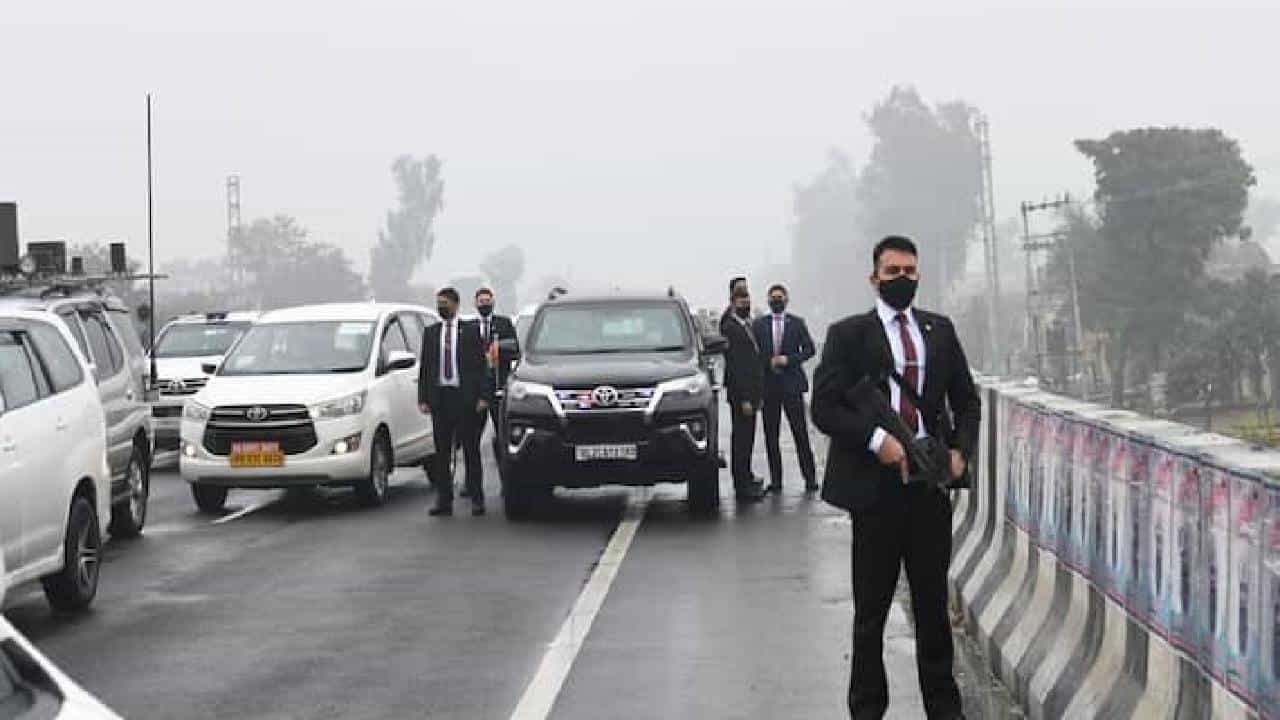 ಪ್ರಧಾನಿ ಭದ್ರತಾ ಲೋಪ; ಪಂಜಾಬ್ ಸರ್ಕಾರದ ವಿರುದ್ಧ ಕ್ರಮ ಕೈಗೊಳ್ಳಲು 27 ಐಪಿಎಸ್ ಅಧಿಕಾರಿಗಳಿಂದ ರಾಷ್ಟ್ರಪತಿಗೆ ಪತ್ರ ಪ್ರಧಾನಿ ಭದ್ರತಾ ಲೋಪ; ಪಂಜಾಬ್ ಸರ್ಕಾರದ ವಿರುದ್ಧ ಕ್ರಮ ಕೈಗೊಳ್ಳಲು 27 ಐಪಿಎಸ್ ಅಧಿಕಾರಿಗಳಿಂದ ರಾಷ್ಟ್ರಪತಿಗೆ ಪತ್ರ
