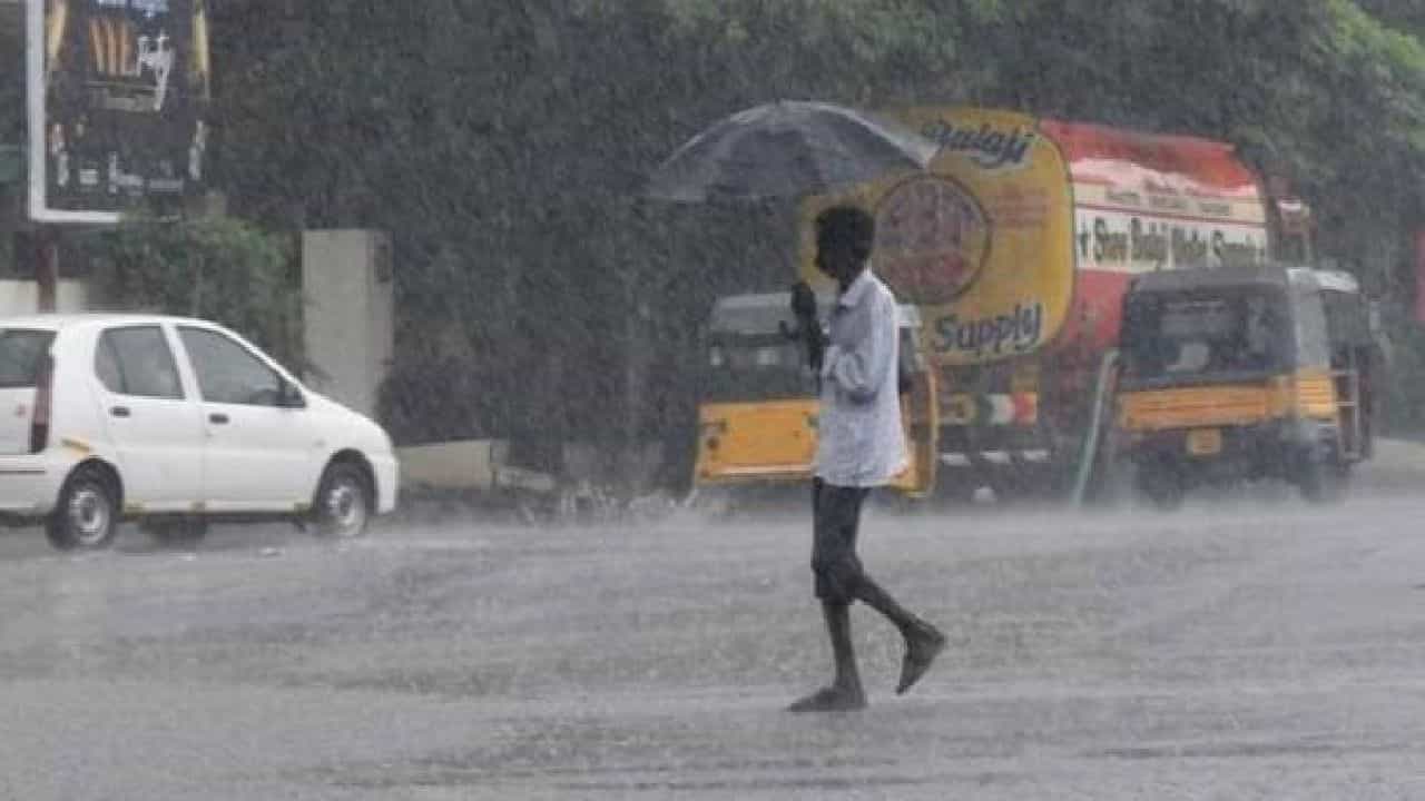 Weather Today: ಕರ್ನಾಟಕದಲ್ಲಿ ತಗ್ಗಿದ ಮಳೆ; ರಾಜಸ್ಥಾನ, ದೆಹಲಿ, ತಮಿಳುನಾಡಿನಲ್ಲಿ ಹಳದಿ ಅಲರ್ಟ್ ಘೋಷಣೆ Weather Today: ಕರ್ನಾಟಕದಲ್ಲಿ ತಗ್ಗಿದ ಮಳೆ; ರಾಜಸ್ಥಾನ, ದೆಹಲಿ, ತಮಿಳುನಾಡಿನಲ್ಲಿ ಹಳದಿ ಅಲರ್ಟ್ ಘೋಷಣೆ