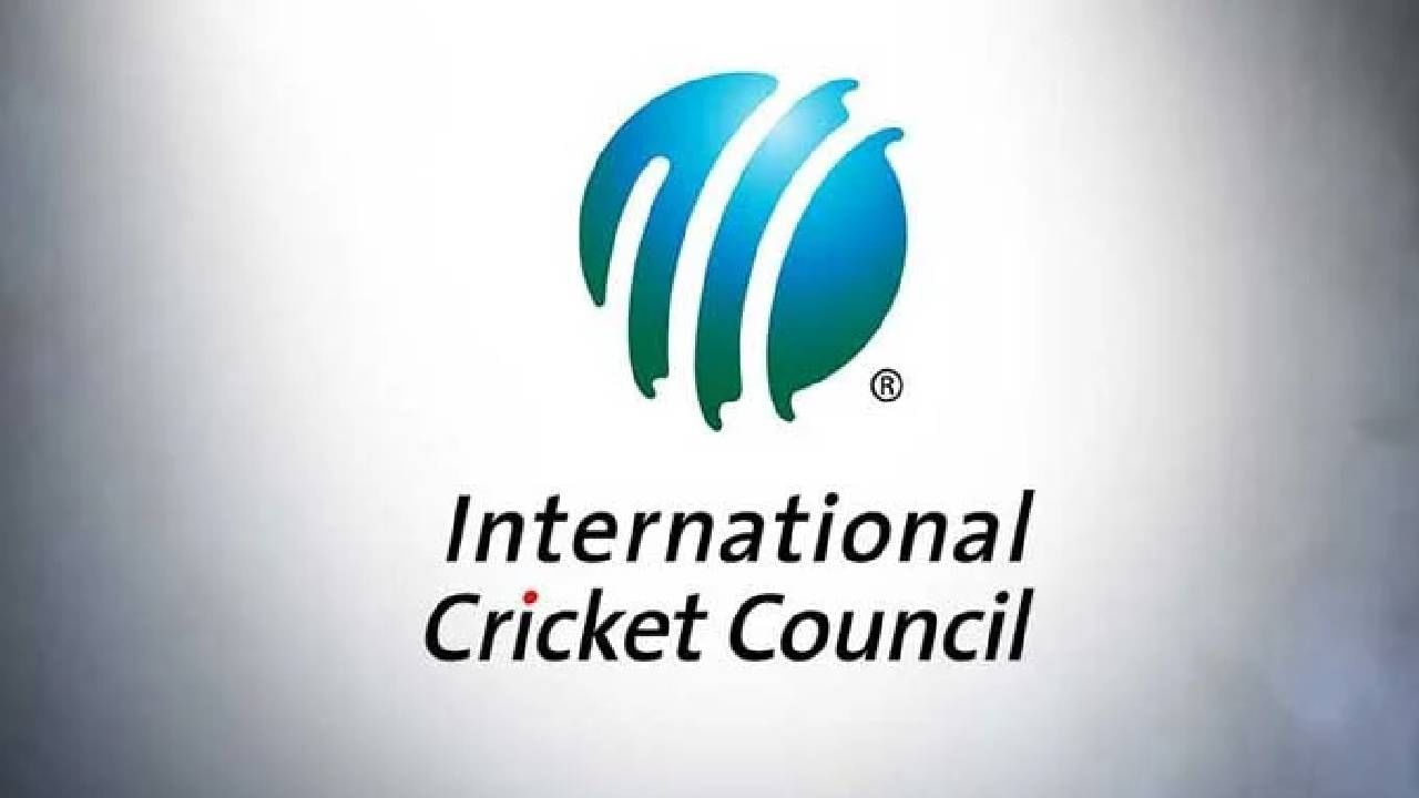 ಅಂತರಾಷ್ಟ್ರೀಯ ಕ್ರಿಕೆಟ್ ಕೌನ್ಸಿಲ್ (ICC) 2021ರ ಏಕದಿನ ತಂಡವನ್ನು ಪ್ರಕಟಿಸಿದೆ . 11 ಸದಸ್ಯರಿರುವ ಈ ತಂಡದಲ್ಲಿ ಟೀಮ್ ಇಂಡಿಯಾದ ಯಾವುದೇ ಆಟಗಾರ ಸ್ಥಾನ ಪಡೆದಿಲ್ಲ ಎಂಬುದು ವಿಶೇಷ. ಮತ್ತೊಂದೆಡೆ ಪಾಕ್ ತಂಡದ ಇಬ್ಬರು ಆಟಗಾರರು ಸ್ಥಾನ ಪಡೆಯುವಲ್ಲಿ ಯಶಸ್ವಿಯಾಗಿದ್ದಾರೆ.