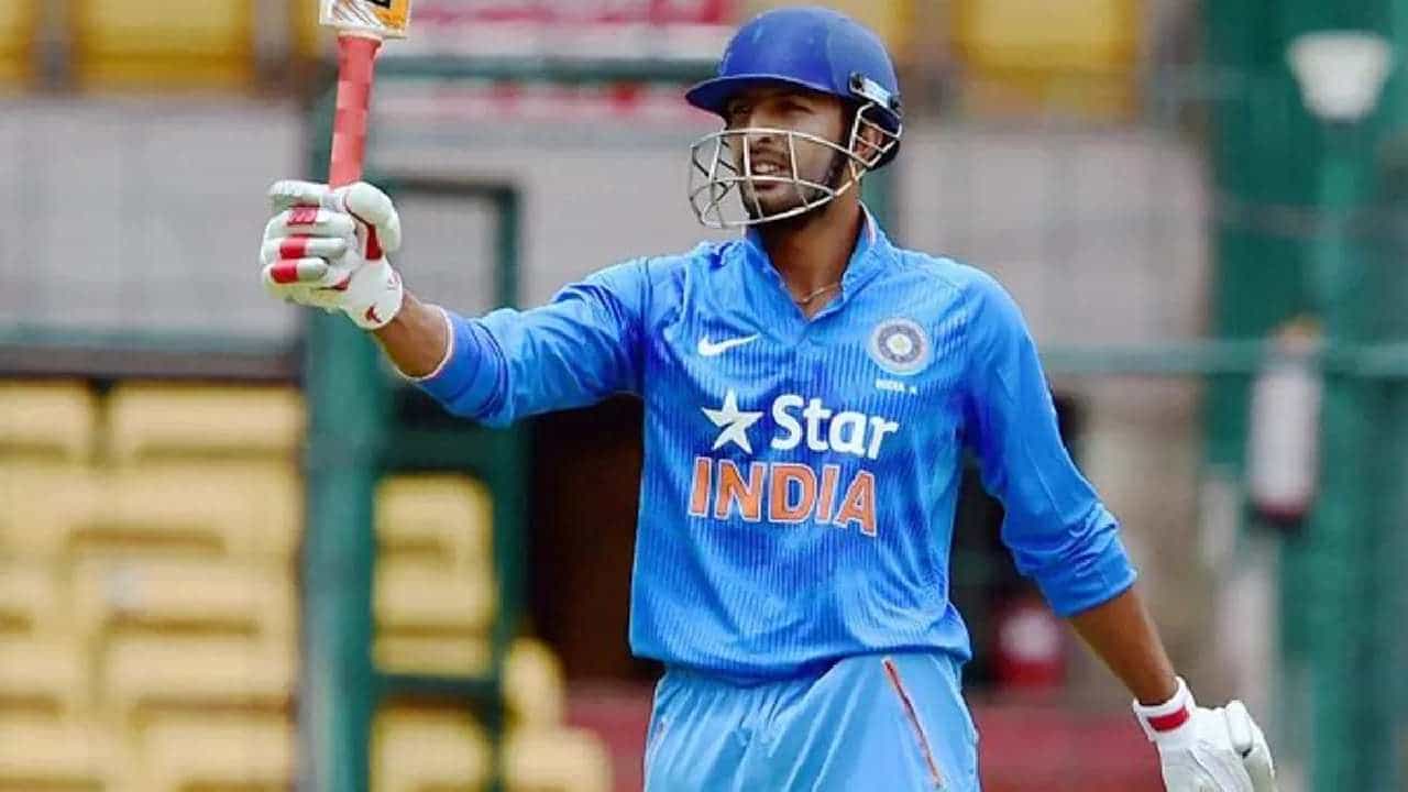 IND vs WI: 8 ಪಂದ್ಯಗಳಲ್ಲಿ 458 ರನ್, 17 ವಿಕೆಟ್: 6 ವರ್ಷಗಳ ಬಳಿಕ ಸಿಗಲಿದೆಯಾ ಟೀಮ್ ಇಂಡಿಯಾದಲ್ಲಿ ಸ್ಥಾನ? IND vs WI: 8 ಪಂದ್ಯಗಳಲ್ಲಿ 458 ರನ್, 17 ವಿಕೆಟ್: 6 ವರ್ಷಗಳ ಬಳಿಕ ಸಿಗಲಿದೆಯಾ ಟೀಮ್ ಇಂಡಿಯಾದಲ್ಲಿ ಸ್ಥಾನ?