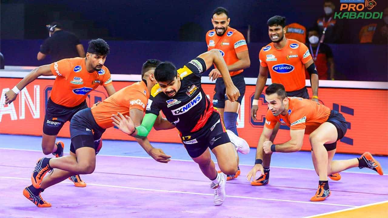 Pro Kabaddi 2022: ಬೆಂಗಳೂರು ಬುಲ್ಸ್ನ ಕಟ್ಟಿಹಾಕಿದ ಯು ಮುಂಬಾ Pro Kabaddi 2022: ಬೆಂಗಳೂರು ಬುಲ್ಸ್ನ ಕಟ್ಟಿಹಾಕಿದ ಯು ಮುಂಬಾ