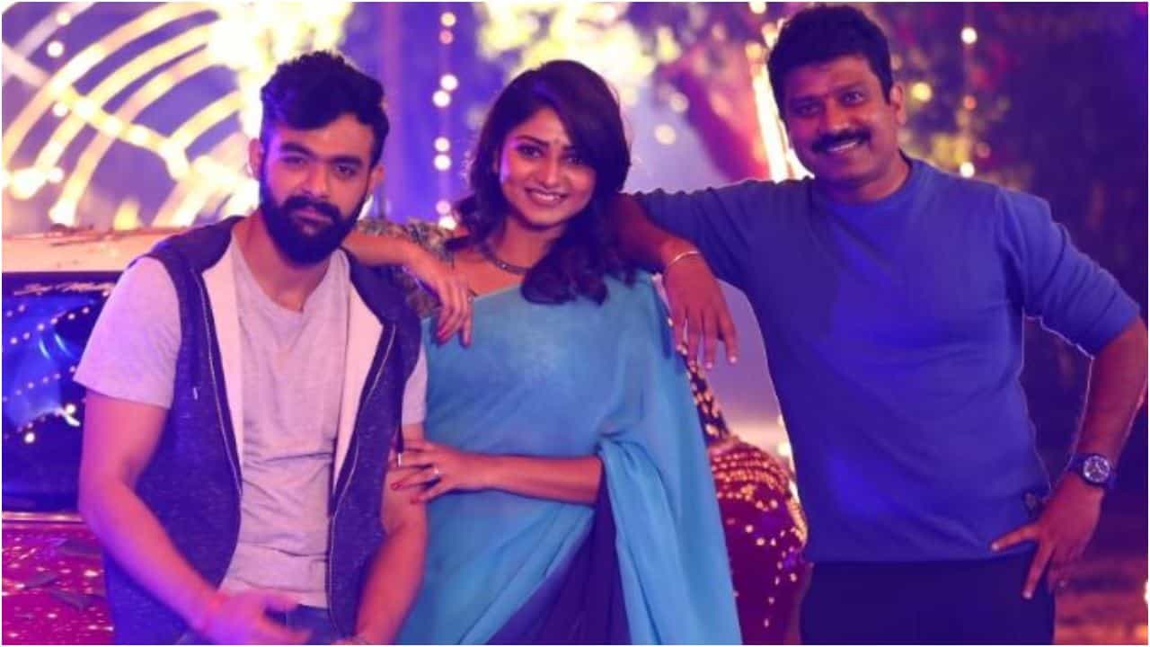 ‘ಏಕ್ ಲವ್ ಯಾ’ ಚಿತ್ರ ನೋಡಲು ಕಾದಿದ್ದ ಪ್ರೇಕ್ಷಕರಿಗೆ ಬೇಸರ; ರಿಲೀಸ್ ದಿನಾಂಕ ಮುಂದೂಡಿಕೆ ‘ಏಕ್ ಲವ್ ಯಾ’ ಚಿತ್ರ ನೋಡಲು ಕಾದಿದ್ದ ಪ್ರೇಕ್ಷಕರಿಗೆ ಬೇಸರ; ರಿಲೀಸ್ ದಿನಾಂಕ ಮುಂದೂಡಿಕೆ