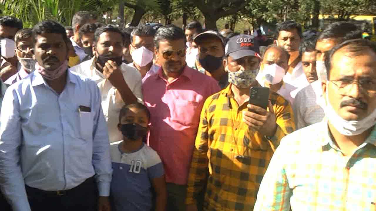 ಸೈನಿಕ ಶಾಲೆ ಪ್ರವೇಶ ಪರೀಕ್ಷೆಯಲ್ಲಿ ಐವರಿಗೆ ಪ್ರತ್ಯೇಕ ವ್ಯವಸ್ಥೆಯ ಗೊಂದಲ: ಪೋಷಕರ ಆಕ್ರೋಶ ಸೈನಿಕ ಶಾಲೆ ಪ್ರವೇಶ ಪರೀಕ್ಷೆಯಲ್ಲಿ ಐವರಿಗೆ ಪ್ರತ್ಯೇಕ ವ್ಯವಸ್ಥೆಯ ಗೊಂದಲ: ಪೋಷಕರ ಆಕ್ರೋಶ