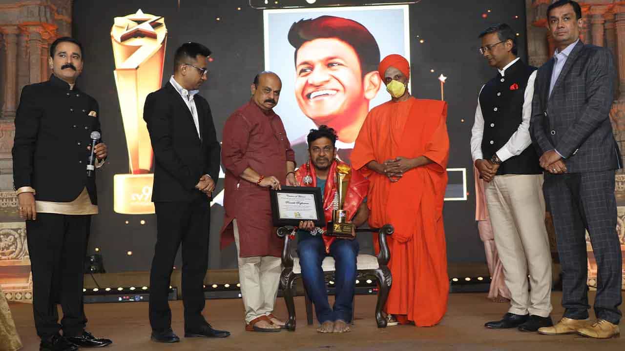 ಶಿವರಾಜ್ಕುಮಾರ್ ಮತ್ತೆ ಚಿತ್ರರಂಗದ ಕೆಲಸಗಳಿಗೆ ಮರಳಿದ್ದಾರೆ. ಬ್ಯಾಕ್ ಟು ಬ್ಯಾಕ್ ಸಿನಿಮಾಗಳನ್ನು ಒಪ್ಪಿಕೊಂಡಿರುವ ಅವರು, ಅದರ ಶೂಟಿಂಗ್ನಲ್ಲಿ ಬ್ಯುಸಿ ಆಗಿದ್ದಾರೆ.