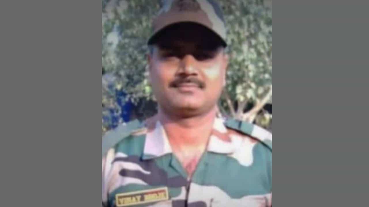 ರಜೆ ಮುಗಿಸಿ ಕರ್ತವ್ಯಕ್ಕೆ ವಾಪಸ್ ಆಗಿದ್ದ ಯೋಧ ಪಂಜಾಬ್ನಲ್ಲಿ ಹೃದಯಾಘಾತದಿಂದ ಸಾವು ರಜೆ ಮುಗಿಸಿ ಕರ್ತವ್ಯಕ್ಕೆ ವಾಪಸ್ ಆಗಿದ್ದ ಯೋಧ ಪಂಜಾಬ್ನಲ್ಲಿ ಹೃದಯಾಘಾತದಿಂದ ಸಾವು