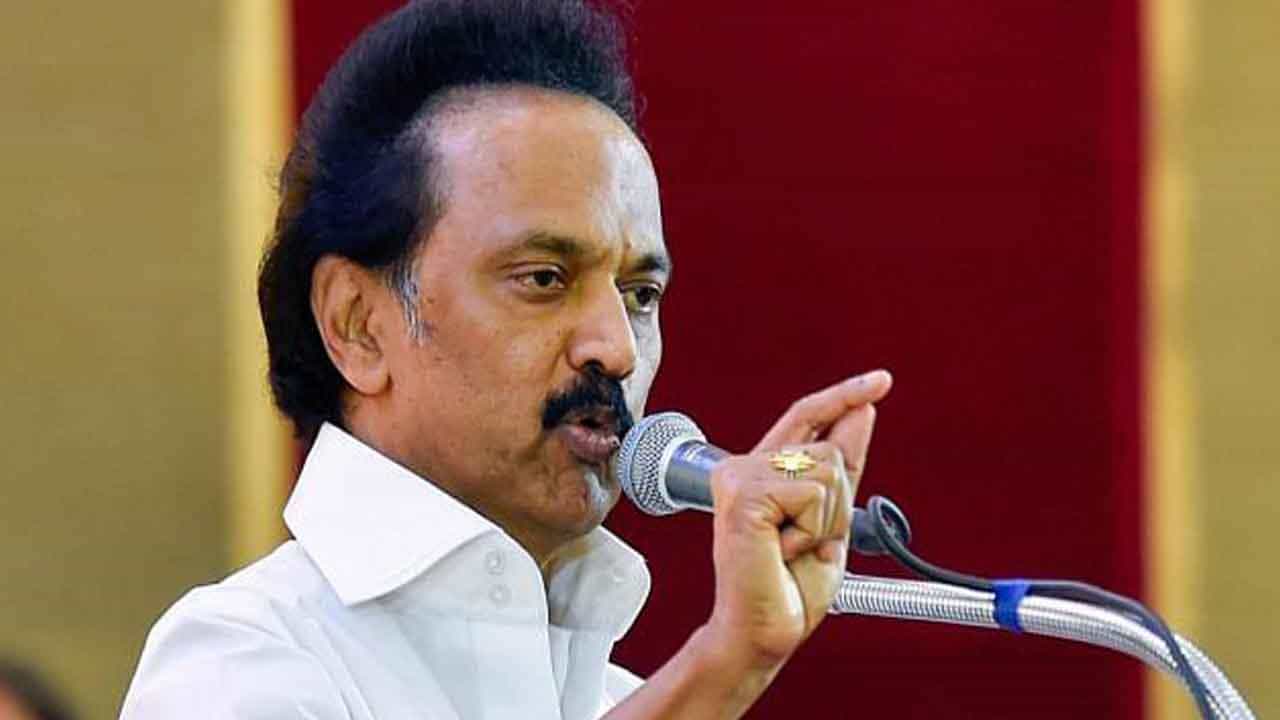 ಗಣರಾಜ್ಯೋತ್ಸವ ಪರೇಡ್ನಿಂದ ತಮಿಳುನಾಡಿನ ಸ್ತಬ್ಧಚಿತ್ರ ಹೊರಗೆ: ಮೋದಿ ಮಧ್ಯ ಪ್ರವೇಶ ಒತ್ತಾಯಿಸಿ ಸ್ಟಾಲಿನ್ ಪತ್ರ ಗಣರಾಜ್ಯೋತ್ಸವ ಪರೇಡ್ನಿಂದ ತಮಿಳುನಾಡಿನ ಸ್ತಬ್ಧಚಿತ್ರ ಹೊರಗೆ: ಮೋದಿ ಮಧ್ಯ ಪ್ರವೇಶ ಒತ್ತಾಯಿಸಿ ಸ್ಟಾಲಿನ್ ಪತ್ರ