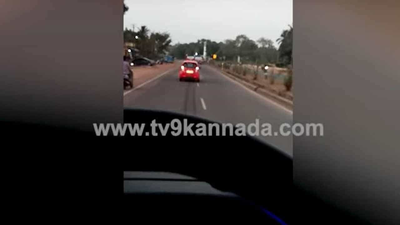 ರೋಗಿಹೊತ್ತ ಅಂಬ್ಯುಲೆನ್ಸ್ವೊಂದಕ್ಕೆ 31 ಕಿಮೀ ಸೈಡ್ ಬಿಡದ ಕಾರಿನ ಚಾಲಕ ಉದ್ಧಟತನದ ಪ್ರತಾಪ ಮೆರೆದಿದ್ದು ಉಡುಪಿ-ಮೂಲ್ಕಿ ನಡುವೆ! ರೋಗಿಹೊತ್ತ ಅಂಬ್ಯುಲೆನ್ಸ್ವೊಂದಕ್ಕೆ 31 ಕಿಮೀ ಸೈಡ್ ಬಿಡದ ಕಾರಿನ ಚಾಲಕ ಉದ್ಧಟತನದ ಪ್ರತಾಪ ಮೆರೆದಿದ್ದು ಉಡುಪಿ-ಮೂಲ್ಕಿ ನಡುವೆ!