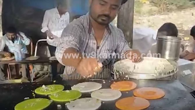 ಕೇಸರಿ, ಬಿಳಿ ಮತ್ತು ಹಸಿರು ಬಣ್ಣಗಳ ದೋಸೆ ತಯಾರಿಸಿ ರಾಷ್ಟ್ರಾಭಿಮವನ್ನು ಮೆರೆದರು ಜೇವರ್ಗಿಯಲ್ಲಿ ಹೋಟೆಲ್ ನಡೆಸುವ ರವಿಸಿಂಗ್!