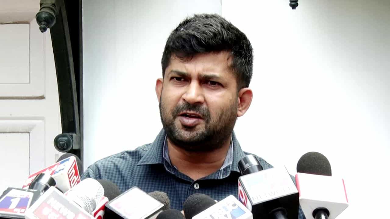 ರಾಜ್ಯದಲ್ಲಿ ಕ್ಯಾಂಟೀನ್ ಮಾಡುವಾಗ ಸಿದ್ದರಾಮಯ್ಯಗೆ ನೆನಪಾಗಿದ್ದು ಇಂದಿರಾ ಗಾಂಧಿ ಮಾತ್ರವಾ!? ಸಂಸದ ಪ್ರತಾಪ್ ಲೇವಡಿ ರಾಜ್ಯದಲ್ಲಿ ಕ್ಯಾಂಟೀನ್ ಮಾಡುವಾಗ ಸಿದ್ದರಾಮಯ್ಯಗೆ ನೆನಪಾಗಿದ್ದು ಇಂದಿರಾ ಗಾಂಧಿ ಮಾತ್ರವಾ!? ಸಂಸದ ಪ್ರತಾಪ್ ಲೇವಡಿ