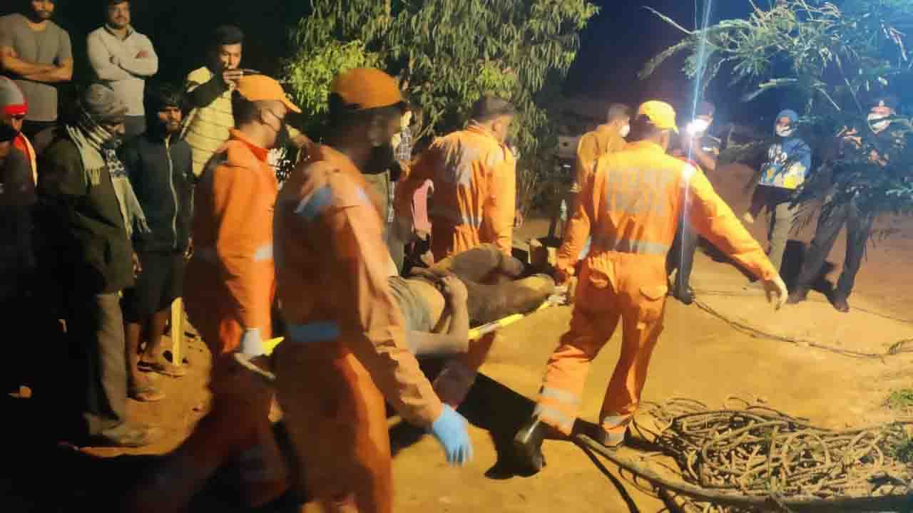 ಬಾವಿಗೆ ಬಿದ್ದಿದ್ದ ಮೊಬೈಲ್ ತೆಗೆಯಲು ಹೋಗಿ ಪ್ರಾಣ ಕಳೆದು ಕೊಂಡ ಯುವಕ; 65 ಅಡಿ ಆಳದ ಕಿರು ಬಾವಿಯಲ್ಲಿ ಉಸಿರುಗಟ್ಟಿ ಸಾವು