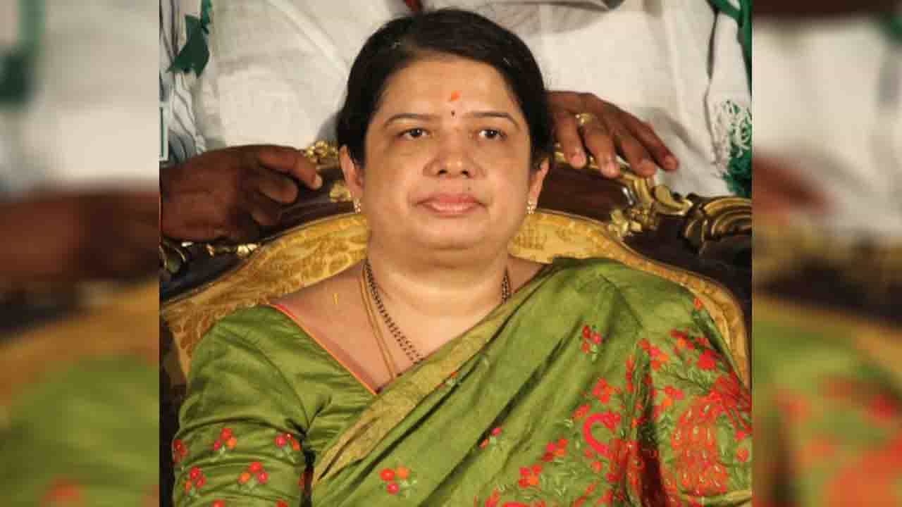 Anitha Kumaraswamy: ಶಾಸಕಿ ಅನಿತಾ ಕುಮಾರಸ್ವಾಮಿಗೆ ಕೊರೊನಾ ಪಾಸಿಟಿವ್ Anitha Kumaraswamy: ಶಾಸಕಿ ಅನಿತಾ ಕುಮಾರಸ್ವಾಮಿಗೆ ಕೊರೊನಾ ಪಾಸಿಟಿವ್