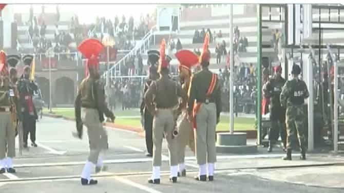Beating Retreat ceremony ಅಟ್ಟಾರಿ-ವಾಘಾ ಗಡಿಯಲ್ಲಿ ಬೀಟಿಂಗ್ ರಿಟ್ರೀಟ್; ವಿಡಿಯೊ ನೋಡಿ