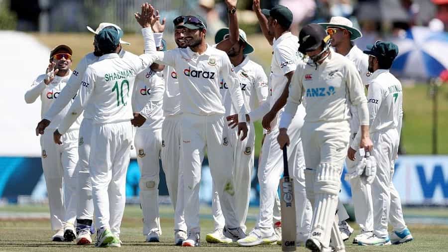 NZ vs BAN: ತವರಿನಲ್ಲೇ ಕಿವೀಸ್ಗೆ ಮುಖಭಂಗ; ನ್ಯೂಜಿಲೆಂಡ್ ವಿರುದ್ಧ ಐತಿಹಾಸಿಕ ಜಯ ಸಾಧಿಸಿದ ಬಾಂಗ್ಲಾದೇಶ NZ vs BAN: ತವರಿನಲ್ಲೇ ಕಿವೀಸ್ಗೆ ಮುಖಭಂಗ; ನ್ಯೂಜಿಲೆಂಡ್ ವಿರುದ್ಧ ಐತಿಹಾಸಿಕ ಜಯ ಸಾಧಿಸಿದ ಬಾಂಗ್ಲಾದೇಶ