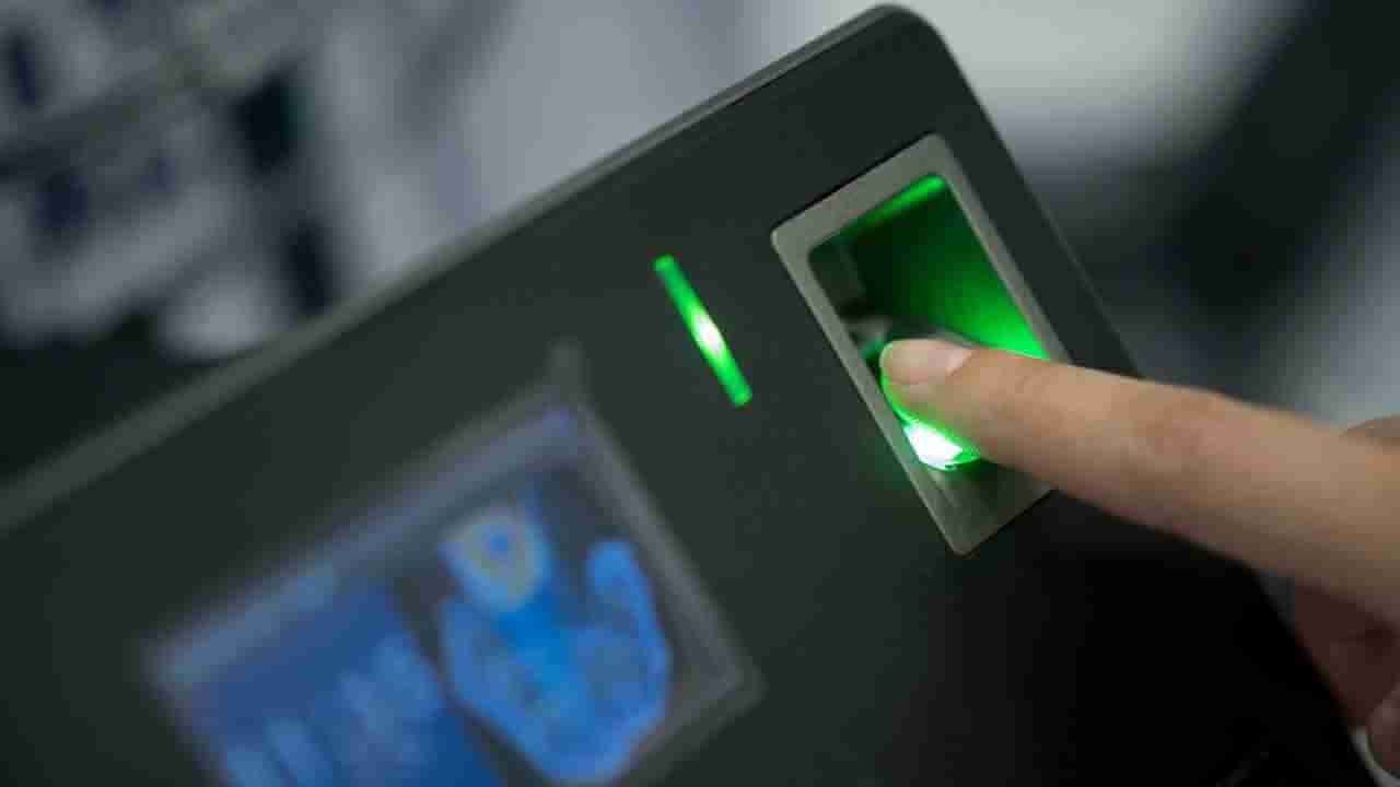 Biometric Attendance: ಕೊರೊನಾ ಕಡಿಮೆಯಾದ ಹಿನ್ನೆಲೆ ಬಯೋಮೆಟ್ರಿಕ್ ಹಾಜರಾತಿ ದಾಖಲಿಸುವಂತೆ ಸುತ್ತೋಲೆ