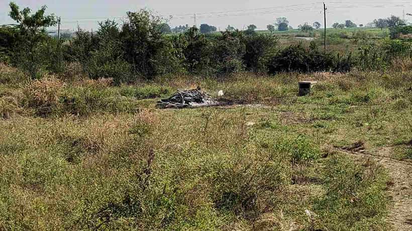 Mulgund Panchayath: ಗ್ರಾಮಸ್ಥರಿಂದ ಪಟ್ಟಣ ಪಂಚಾಯತ್ ಕಚೇರಿ ಮುಂದೆ ಶವಸಂಸ್ಕಾರ ಮಾಡುವ ಎಚ್ಚರಿಕೆ!