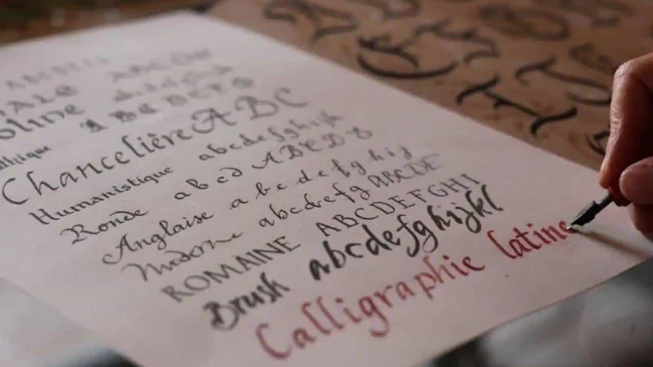 Handwriting; ಹ್ಯಾಂಡ್ರೈಟಿಂಗ್ ಕೂಡ ವ್ಯಕ್ತಿತ್ವವನ್ನು ಹೇಳುತ್ತದೆ, ಹೇಗೆ ಅಂತೀರಾ? ಇಲ್ಲಿದೆ ಮಾಹಿತಿ Handwriting; ಹ್ಯಾಂಡ್ರೈಟಿಂಗ್ ಕೂಡ ವ್ಯಕ್ತಿತ್ವವನ್ನು ಹೇಳುತ್ತದೆ, ಹೇಗೆ ಅಂತೀರಾ? ಇಲ್ಲಿದೆ ಮಾಹಿತಿ