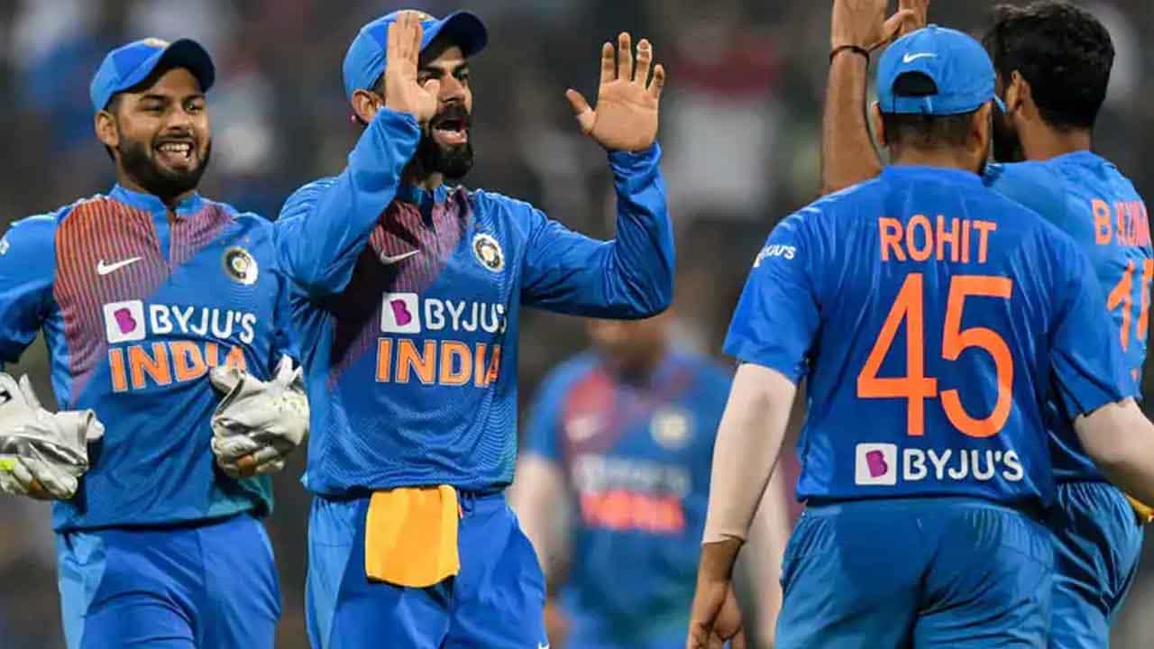 India vs West Indies: ವೆಸ್ಟ್ ಇಂಡೀಸ್ ವಿರುದ್ಧದ ಸರಣಿಗೆ ಟೀಮ್ ಇಂಡಿಯಾ: ಇಲ್ಲಿದೆ ಭಾರತದ ಸಂಭಾವ್ಯ ಆಟಗಾರರ ಪಟ್ಟಿ India vs West Indies: ವೆಸ್ಟ್ ಇಂಡೀಸ್ ವಿರುದ್ಧದ ಸರಣಿಗೆ ಟೀಮ್ ಇಂಡಿಯಾ: ಇಲ್ಲಿದೆ ಭಾರತದ ಸಂಭಾವ್ಯ ಆಟಗಾರರ ಪಟ್ಟಿ