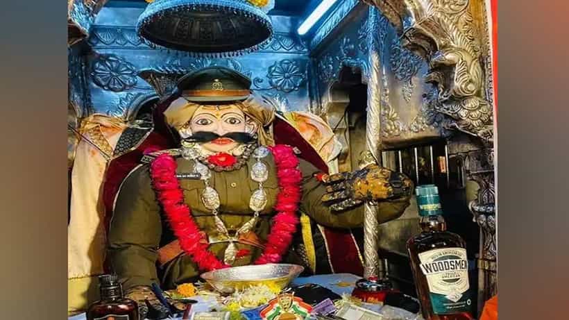 ಪೊಲೀಸ್ ಅವತಾರದ ಮೂಲಕ ಭಕ್ತರಿಗೆ ದರ್ಶನ ನೀಡಿದ ಕಾಶಿಯ ಕೊತ್ವಾಲ ಬಾಬಾ ಕಾಲಭೈರವ