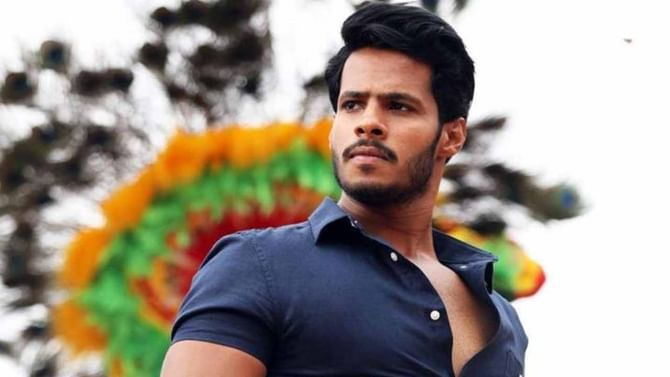 ನಿಖಿಲ್ ಕುಮಾರ್ಗೆ ಬರ್ತ್ಡೇ ಸಂಭ್ರಮ; ಹೊಸ ಸಿನಿಮಾ ಟೈಟಲ್ ತಿಳಿಯಲು ಅಭಿಮಾನಿಗಳ ಕಾತರ ನಿಖಿಲ್ ಕುಮಾರ್ಗೆ ಬರ್ತ್ಡೇ ಸಂಭ್ರಮ; ಹೊಸ ಸಿನಿಮಾ ಟೈಟಲ್ ತಿಳಿಯಲು ಅಭಿಮಾನಿಗಳ ಕಾತರ