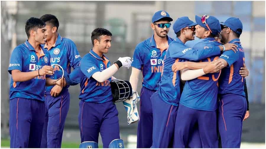 U19 World Cup 2022: ಕ್ವಾರ್ಟರ್ ಫೈನಲ್ನಲ್ಲಿ ಭಾರತಕ್ಕೆ ಬಾಂಗ್ಲಾ ಎದುರಾಳಿ; ಮುಖಾಮುಖಿ ವರದಿಯಲ್ಲಿ ನಮ್ಮವರದ್ದೇ ಮೇಲುಗೈ U19 World Cup 2022: ಕ್ವಾರ್ಟರ್ ಫೈನಲ್ನಲ್ಲಿ ಭಾರತಕ್ಕೆ ಬಾಂಗ್ಲಾ ಎದುರಾಳಿ; ಮುಖಾಮುಖಿ ವರದಿಯಲ್ಲಿ ನಮ್ಮವರದ್ದೇ ಮೇಲುಗೈ