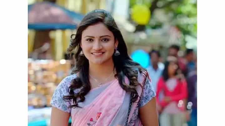 ಭುವಿ ಸೀರೆ ಬಗ್ಗೆ ಅನೇಕರಿಗೆ ಇದೆ ತಕರಾರು; ರಂಜನಿ ರಾಘವನ್ ಬಿಚ್ಚಿಟ್ಟ ಅಚ್ಚರಿ ಮಾಹಿತಿ ಭುವಿ ಸೀರೆ ಬಗ್ಗೆ ಅನೇಕರಿಗೆ ಇದೆ ತಕರಾರು; ರಂಜನಿ ರಾಘವನ್ ಬಿಚ್ಚಿಟ್ಟ ಅಚ್ಚರಿ ಮಾಹಿತಿ