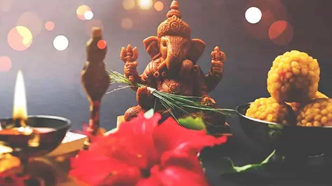 Sankashti Chaturthi 2022: ಇಷ್ಟಾರ್ಥ ಸಿದ್ಧಿ ಸಂಕಷ್ಟ ಚತುರ್ಥಿ; ಆಚರಣೆ, ಚಂದ್ರೋದಯದ ಸಮಯದ ಬಗ್ಗೆ ತಿಳಿಯಿರಿ Sankashti Chaturthi 2022: ಇಷ್ಟಾರ್ಥ ಸಿದ್ಧಿ ಸಂಕಷ್ಟ ಚತುರ್ಥಿ; ಆಚರಣೆ, ಚಂದ್ರೋದಯದ ಸಮಯದ ಬಗ್ಗೆ ತಿಳಿಯಿರಿ