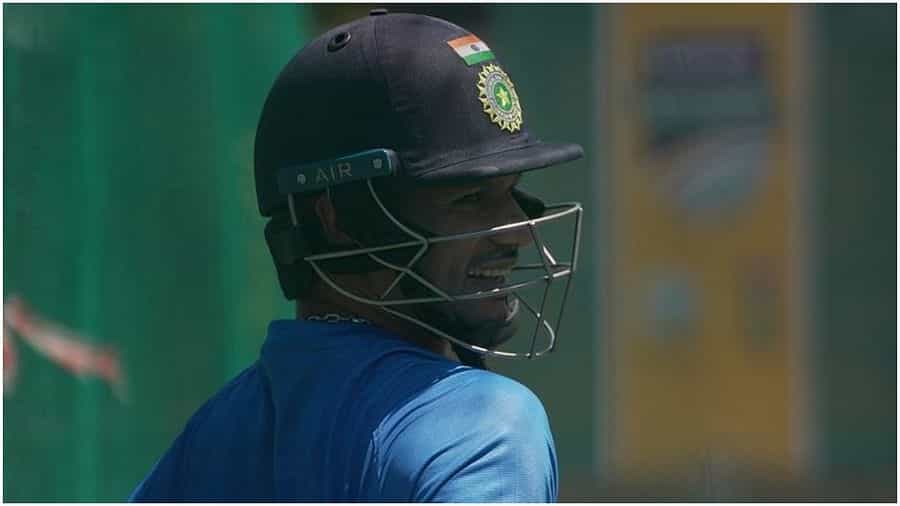 Shikhar Dhawan: ಟೀ ಚೆಲ್ಲಿದ್ದಕ್ಕೆ ಶಿಖರ್ ಧವನ್ಗೆ ಕಪಾಳಮೋಕ್ಷ! ಹೊಡೆದವರ್ಯಾರು ಗೊತ್ತಾ? ವಿಡಿಯೋ ನೋಡಿ Shikhar Dhawan: ಟೀ ಚೆಲ್ಲಿದ್ದಕ್ಕೆ ಶಿಖರ್ ಧವನ್ಗೆ ಕಪಾಳಮೋಕ್ಷ! ಹೊಡೆದವರ್ಯಾರು ಗೊತ್ತಾ? ವಿಡಿಯೋ ನೋಡಿ
