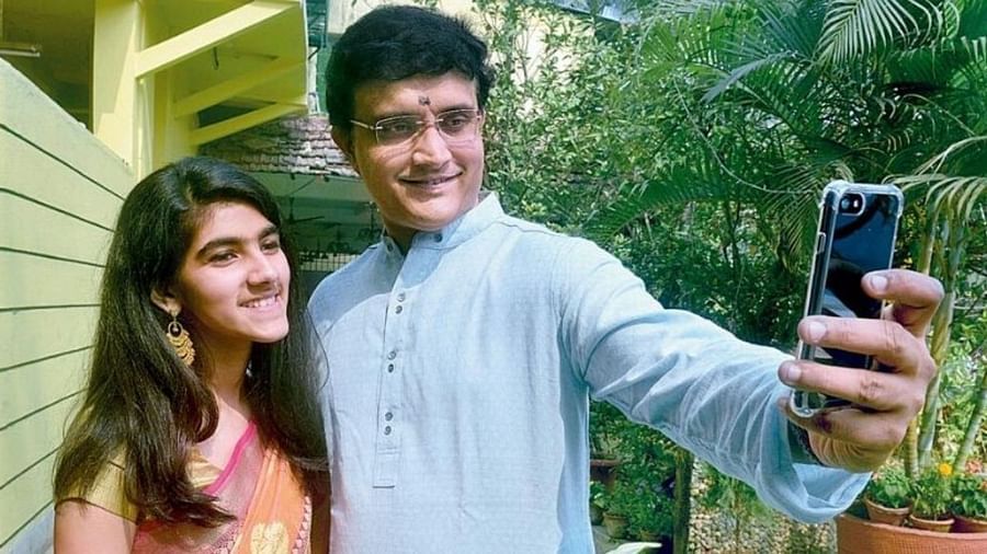 Sourav Ganguly: ಗಂಗೂಲಿ ಬಳಿಕ ಮಗಳು ಸನಾ ಗಂಗೂಲಿಗೆ ಕೊರೊನಾ ಪಾಸಿಟಿವ್! ಮತ್ತಿಬ್ಬರು ಕುಟುಂಬ ಸದಸ್ಯರಿಗೂ ಸೋಂಕು Sourav Ganguly: ಗಂಗೂಲಿ ಬಳಿಕ ಮಗಳು ಸನಾ ಗಂಗೂಲಿಗೆ ಕೊರೊನಾ ಪಾಸಿಟಿವ್! ಮತ್ತಿಬ್ಬರು ಕುಟುಂಬ ಸದಸ್ಯರಿಗೂ ಸೋಂಕು