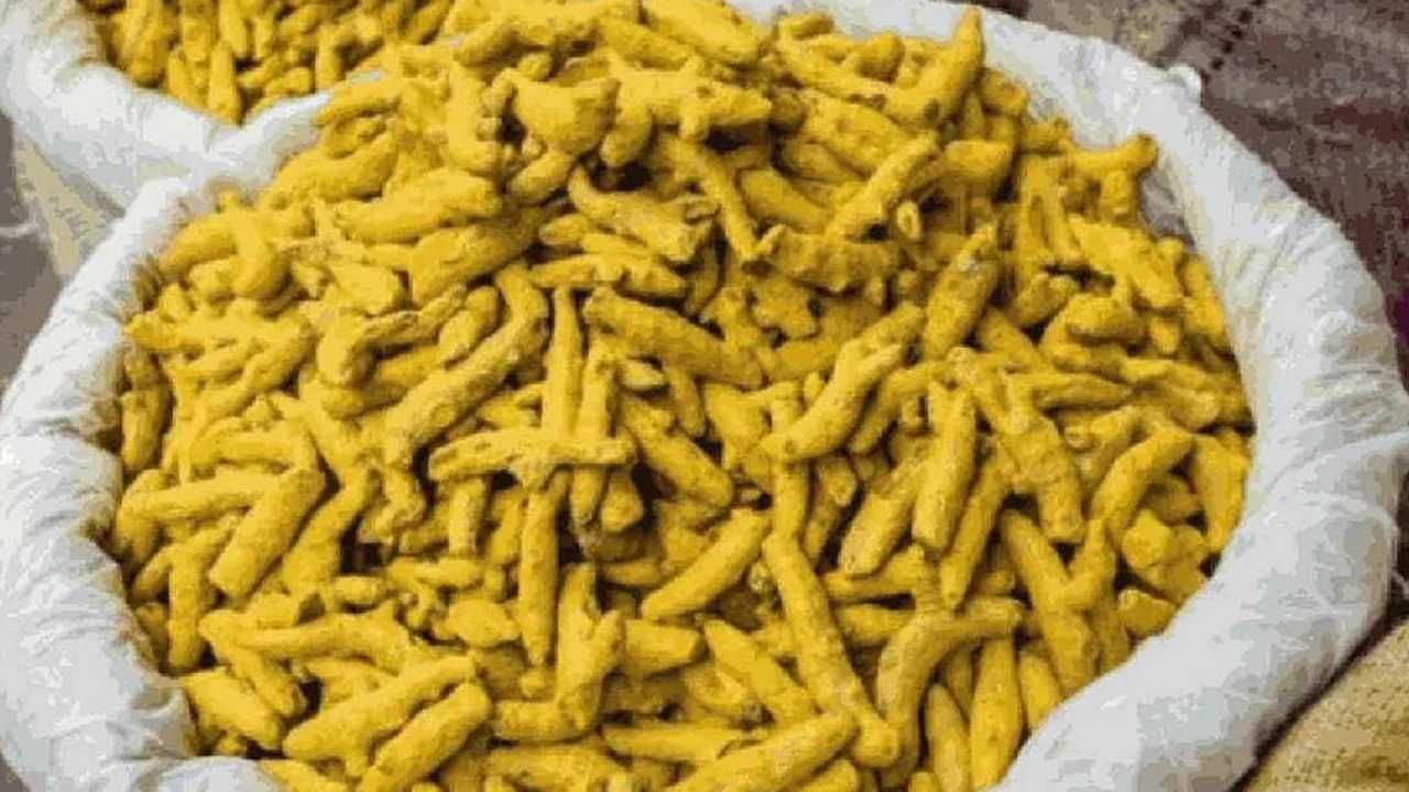 Turmeric side effects: ಅತಿಯಾದ ಅರಿಶಿಣ ಸೇವನೆಯು ದೇಹಕ್ಕೆ ಹಾನಿಕಾರಕ