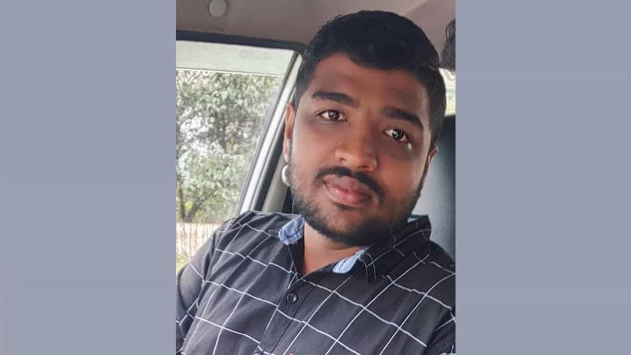 ಶೃಂಗೇರಿ ತಹಶೀಲ್ದಾರ್ ಕಾರು ಚಾಲಕ ಆತ್ಮಹತ್ಯೆ ಪ್ರಕರಣ; ಶಿರಸ್ತೇದಾರ್ ಸೇರಿದಂತೆ ಮೂವರನ್ನು ವಶಕ್ಕೆ ಪಡೆದ ಪೊಲೀಸರು ಶೃಂಗೇರಿ ತಹಶೀಲ್ದಾರ್ ಕಾರು ಚಾಲಕ ಆತ್ಮಹತ್ಯೆ ಪ್ರಕರಣ; ಶಿರಸ್ತೇದಾರ್ ಸೇರಿದಂತೆ ಮೂವರನ್ನು ವಶಕ್ಕೆ ಪಡೆದ ಪೊಲೀಸರು