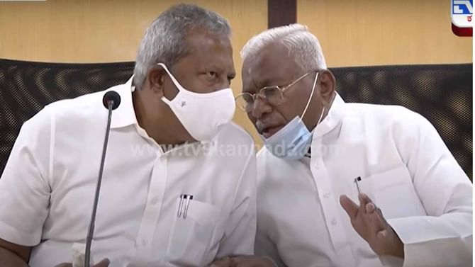 ಬಿಜೆಪಿಯ ಇಬ್ಬರು ಬಸವರಾಜಗಳ ನಡುವಿನ ಪಿಸುಮಾತಿನ ಸಂಭಾಷಣೆ ಶಿಸ್ತಿನ ಪಕ್ಷದಲ್ಲೂ ಎಲ್ಲವೂ ಸರಿಯಾಗಿಲ್ಲ ಅಂತ ಸಾಬೀತು ಮಾಡುತ್ತದೆ!! ಬಿಜೆಪಿಯ ಇಬ್ಬರು ಬಸವರಾಜಗಳ ನಡುವಿನ ಪಿಸುಮಾತಿನ ಸಂಭಾಷಣೆ ಶಿಸ್ತಿನ ಪಕ್ಷದಲ್ಲೂ ಎಲ್ಲವೂ ಸರಿಯಾಗಿಲ್ಲ ಅಂತ ಸಾಬೀತು ಮಾಡುತ್ತದೆ!!