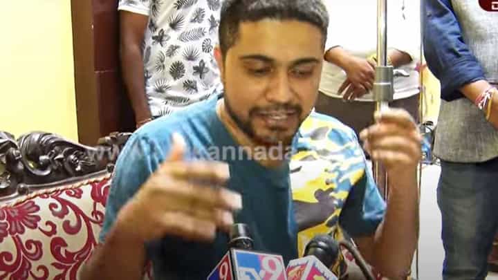 ‘ದೊಡ್ಮನೆ’ಯಲ್ಲಿ ಊಟ ಮಾಡದ ಕಲಾವಿದರೇ ಇಲ್ಲ, ರಾಘಣ್ಣನ ನೋಡ್ತಿದ್ರೆ ‘ಅಣ್ಣಾವ್ರನ್ನ’ ನೋಡಿದಂತಾಗುತ್ತದೆ ಅಂದರು ಪ್ರಥಮ್ ‘ದೊಡ್ಮನೆ’ಯಲ್ಲಿ ಊಟ ಮಾಡದ ಕಲಾವಿದರೇ ಇಲ್ಲ, ರಾಘಣ್ಣನ ನೋಡ್ತಿದ್ರೆ ‘ಅಣ್ಣಾವ್ರನ್ನ’ ನೋಡಿದಂತಾಗುತ್ತದೆ ಅಂದರು ಪ್ರಥಮ್