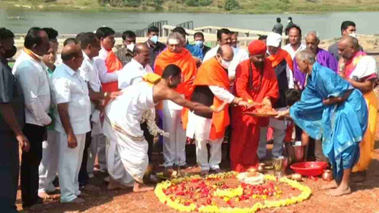 ದಾವಣಗೆರೆ ಹರಿಹರದಲ್ಲಿ ತುಂಗಭದ್ರಾ ಆರತಿ ಮಂಟಪಕ್ಕೆ ಸಿಎಂ ಬೊಮ್ಮಾಯಿ ಶಂಕುಸ್ಥಾಪನೆ