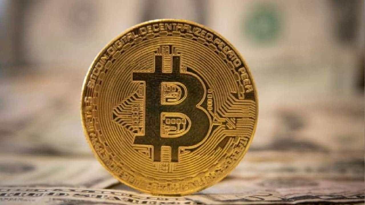 Bitcoin: ಬಿಟ್ಕಾಯಿನ್ ಕಾನೂನುಬದ್ಧವೋ ಅಥವಾ ಬಾಹಿರವೋ ನಿಲುವು ತಿಳಿಸಲು ಕೇಂದ್ರಕ್ಕೆ ಸುಪ್ರೀಂ ಕೋರ್ಟ್ ಸೂಚನೆ Bitcoin: ಬಿಟ್ಕಾಯಿನ್ ಕಾನೂನುಬದ್ಧವೋ ಅಥವಾ ಬಾಹಿರವೋ ನಿಲುವು ತಿಳಿಸಲು ಕೇಂದ್ರಕ್ಕೆ ಸುಪ್ರೀಂ ಕೋರ್ಟ್ ಸೂಚನೆ