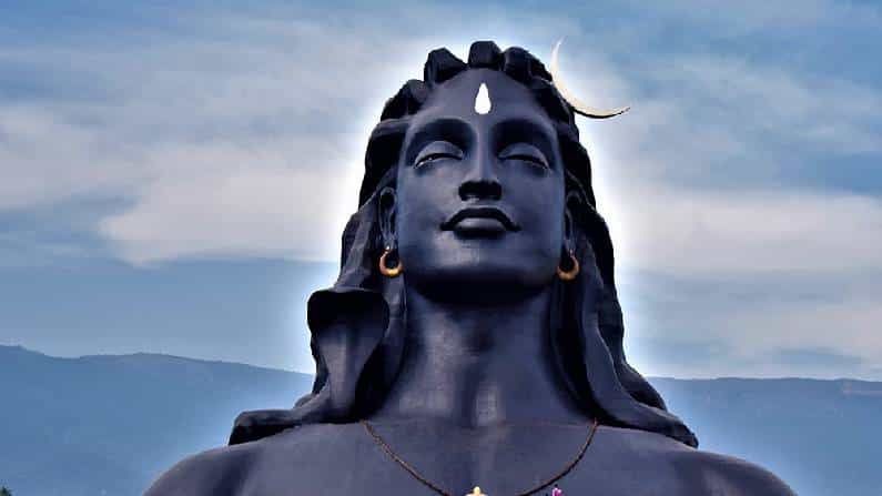 ದಕ್ಷಿಣ ಭಾರತದ ಮ್ಯಾಂಚೆಸ್ಟರ್ ಎಂದೇ ಹೆಸರುವಾಸಿಯಾಗುರವ ತಮಿಳುನಾಡಿನ ಕೊಯಂಬತ್ತೂರ್ ಪ್ರವಾಸಕ್ಕೆ ಉತ್ತಮ ಸ್ಥಳವಾಗಿದೆ. ಜುಲೈನಿಂದ ಮಾರ್ಚ್ ತಿಂಗಳು ಇಲ್ಲಿಗೆ ಭೇಟಿ ನೀಡಲು ಉತ್ತಮ ಸಮಯವಾಗಿದೆ. ಇಲ್ಲಿಗೆ ಭೇಟಿ ನೀಡಿದ ವೇಳೆ ಧ್ಯಾನ, ಯೋಗದಂತಹ ಅಭ್ಯಾಸಗಳನ್ನು ಅಳವಡಿಸಿಕೊಳ್ಳುವ ಮೂಲಕ ಮನಸ್ಸನ್ನು ಶಾಂತ ಗೊಳಿಸಿಕೊಳ್ಳಬಹುದು.