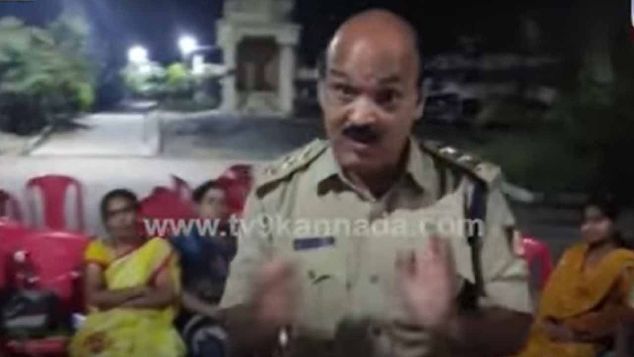 ಚನ್ನಪಟ್ಟಣದ ಡಿವೈಎಸ್ಪಿ ಸಮವಸ್ತ್ರ ಧರಿಸಿ ಹಾಡು ಹೇಳುತ್ತಾ ಕುಣಿದಿದ್ದು ಸುದ್ದಿಯಾಗುತ್ತಿದೆ!