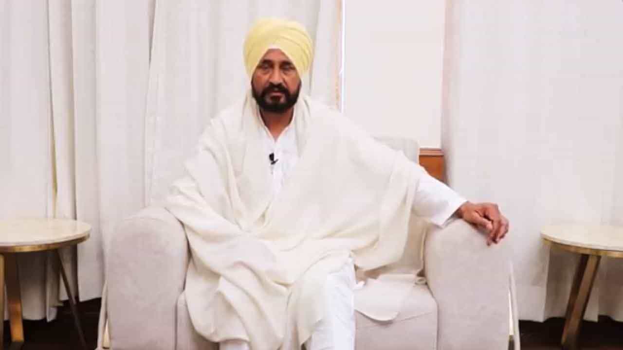 ಅಕ್ರಮ ಮರಳುಗಾರಿಕೆ ಪ್ರಕರಣ: ಇಡಿಯಿಂದ ಪಂಜಾಬ್ ಮಾಜಿ ಸಿಎಂ ಚನ್ನಿ ವಿಚಾರಣೆ ಅಕ್ರಮ ಮರಳುಗಾರಿಕೆ ಪ್ರಕರಣ: ಇಡಿಯಿಂದ ಪಂಜಾಬ್ ಮಾಜಿ ಸಿಎಂ ಚನ್ನಿ ವಿಚಾರಣೆ
