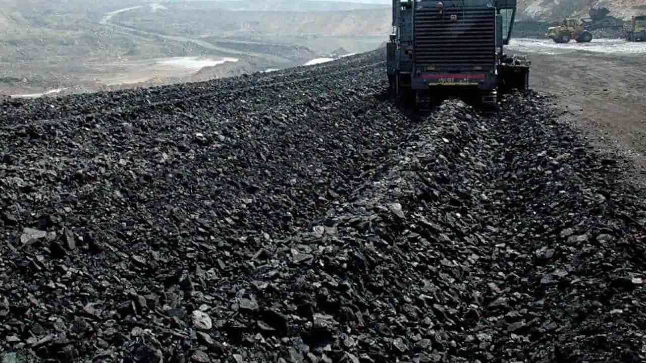 Coal supply: 2021ರ ಏಪ್ರಿಲ್ನಿಂದ ಡಿಸೆಂಬರ್ ಮಧ್ಯೆ ಶೇ 25ರಷ್ಟು ಕಲ್ಲಿದ್ದಲು ಪೂರೈಕೆ ಹೆಚ್ಚಳ Coal supply: 2021ರ ಏಪ್ರಿಲ್ನಿಂದ ಡಿಸೆಂಬರ್ ಮಧ್ಯೆ ಶೇ 25ರಷ್ಟು ಕಲ್ಲಿದ್ದಲು ಪೂರೈಕೆ ಹೆಚ್ಚಳ