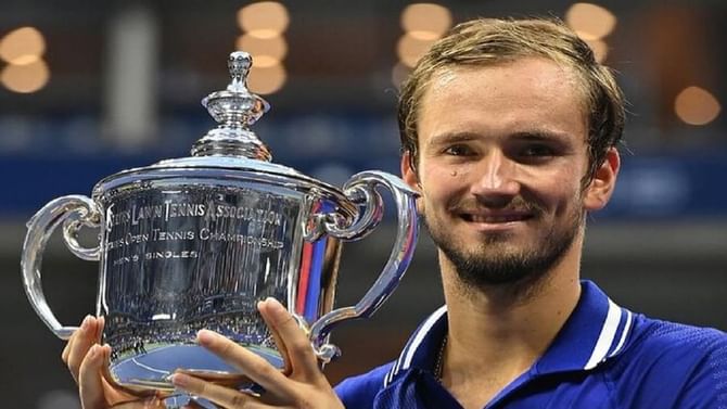 Daniil Medvedev: ನೊವಾಕ್ ಜೊಕೊವಿಕ್ ಹಿಂದಿಕ್ಕಿ ಟೆನಿಸ್​ನಲ್ಲಿ ನಂ.1 ಪಟ್ಟಕ್ಕೇರಿದ ರಷ್ಯಾದ ಡೇನಿಯಲ್ ಮೆಡ್ವೆಡೆವ್..!