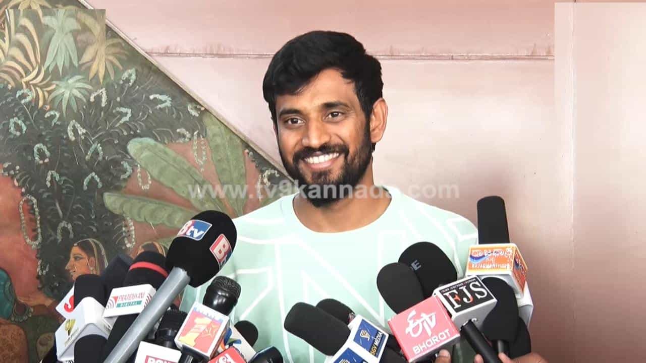 ‘ಲವ್ ಮಾಕ್ಟೇಲ್ 3’ ಕೂಡ ಬರುತ್ತಾ? ಗೆದ್ದ ಖುಷಿಯಲ್ಲಿ ಡಾರ್ಲಿಂಗ್ ಕೃಷ್ಣ ನೀಡಿದ ಉತ್ತರ ಇಲ್ಲಿದೆ.. ‘ಲವ್ ಮಾಕ್ಟೇಲ್ 3’ ಕೂಡ ಬರುತ್ತಾ? ಗೆದ್ದ ಖುಷಿಯಲ್ಲಿ ಡಾರ್ಲಿಂಗ್ ಕೃಷ್ಣ ನೀಡಿದ ಉತ್ತರ ಇಲ್ಲಿದೆ..