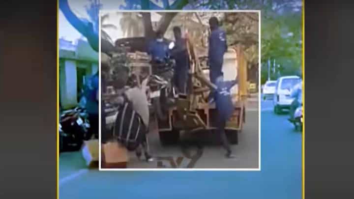 ಟೋಯಿಂಗ್ ಸಿಬ್ಬಂದಿಯ ಕರಾಳ ಸ್ವರೂಪ ತೋರುವ ವಿಡಿಯೋಗಳನ್ನು ನೋಡಿದ ಬಳಿಕ ಸರ್ಕಾರ ಕಣ್ಣು ತೆರೆದಿದೆ ಟೋಯಿಂಗ್ ಸಿಬ್ಬಂದಿಯ ಕರಾಳ ಸ್ವರೂಪ ತೋರುವ ವಿಡಿಯೋಗಳನ್ನು ನೋಡಿದ ಬಳಿಕ ಸರ್ಕಾರ ಕಣ್ಣು ತೆರೆದಿದೆ
